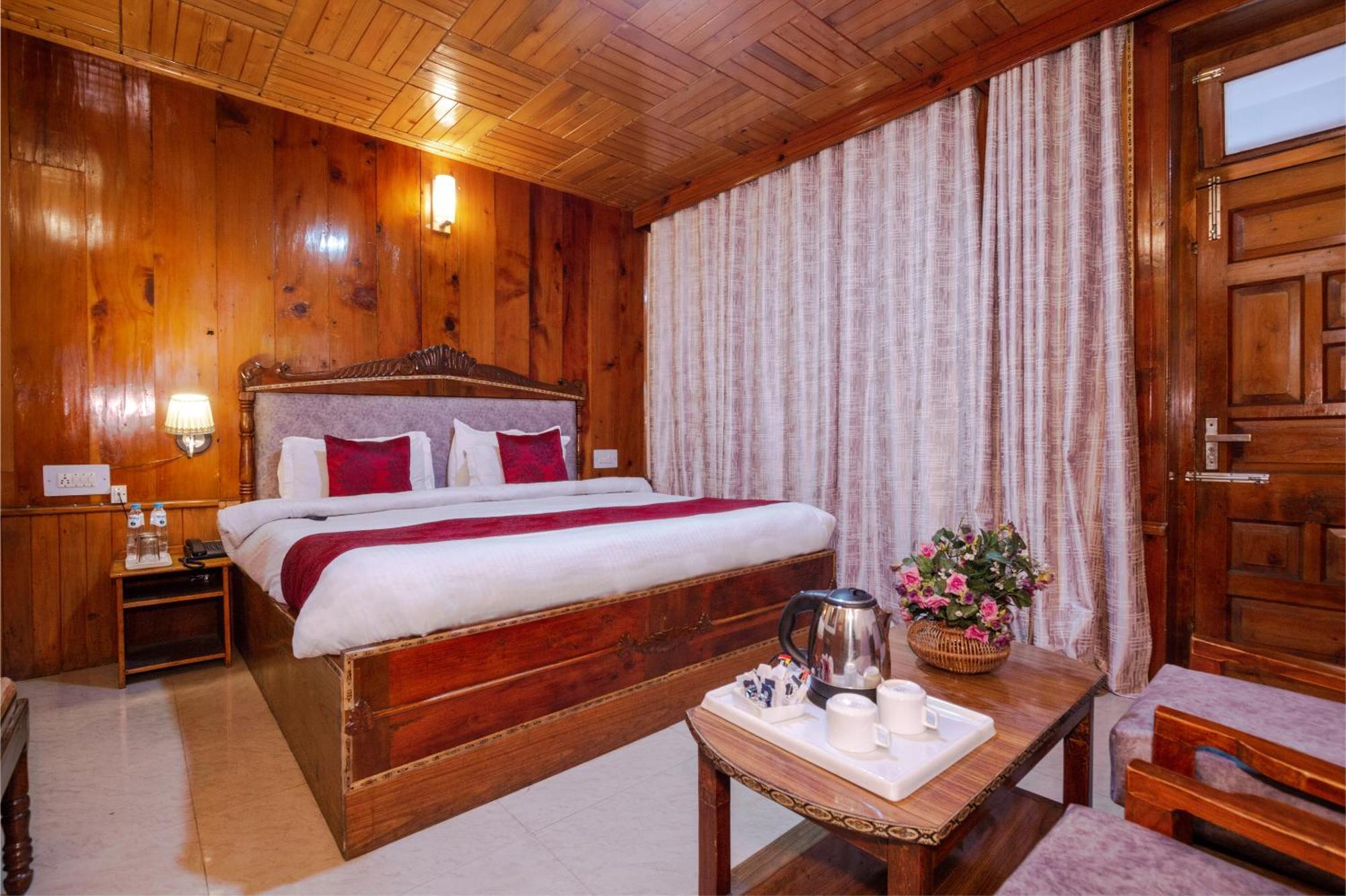 Holiday Home International -Vivaan Stays Manāli Exteriér fotografie